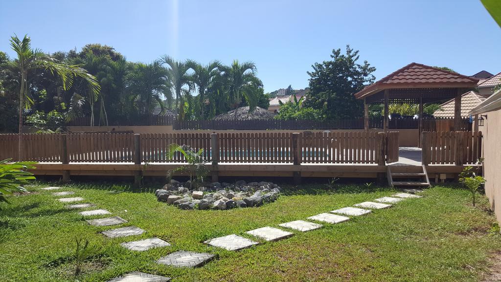 Apt 12, Executive Suites Ja - Palms Enfield Exterior foto