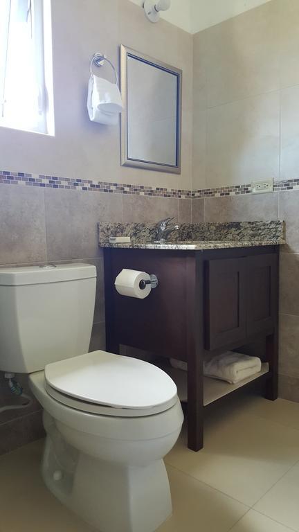 Apt 12, Executive Suites Ja - Palms Enfield Exterior foto