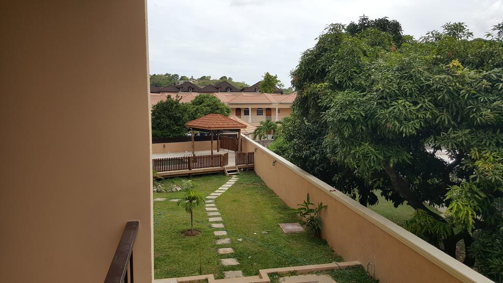 Apt 12, Executive Suites Ja - Palms Enfield Exterior foto