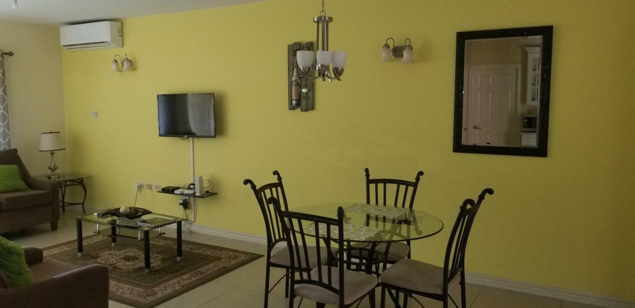 Apt 12, Executive Suites Ja - Palms Enfield Exterior foto